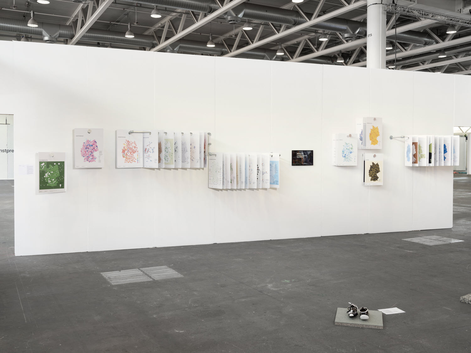 Exhibition view (1kilo)